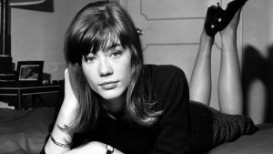 French singer-songwriter and actress Françoise Hardy (1944-2024) in her London hotel room, 1964. Photo: Keystone-France/Gamma-Rapho/Getty