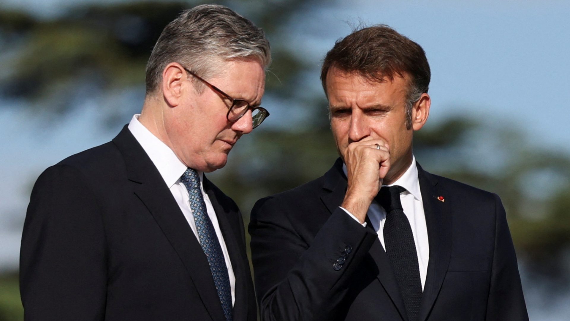 French president Emmanuel Macron talks with Sir Keir Starmer during the European Political Community meeting at Blenheim Palace on July 18, 2024 in Woodstock. Photo: Hollie Adams/Getty
