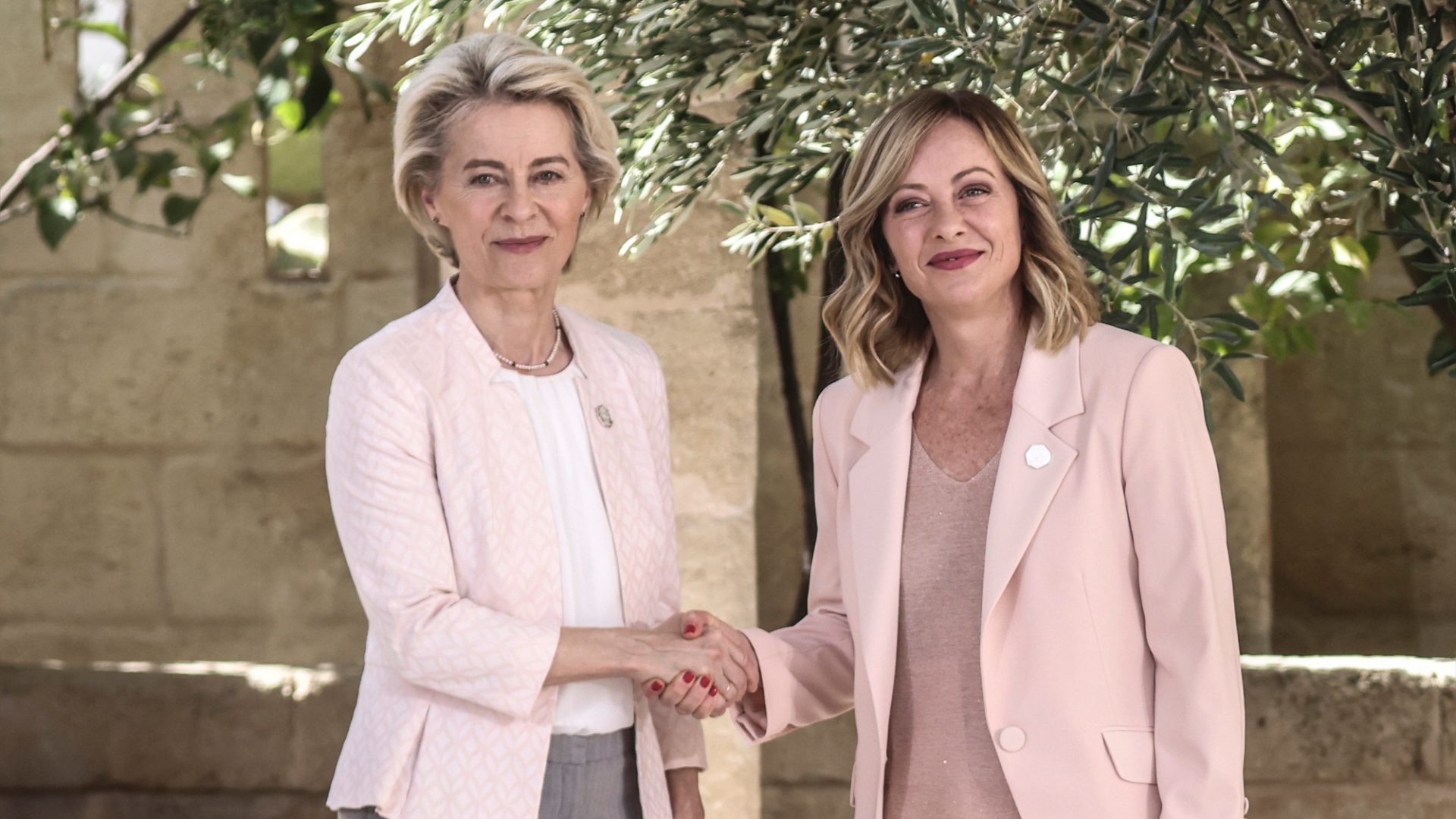 President of the European Commission Ursula von der Leyen exchanges a handshake with Italy’s right wing prime minister Giorgia Meloni at this summer’s G7 leaders’ summit in Fasano, Italy. Photo: Alessandra Benedetti/Corbis/Getty