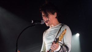 Nicola Sirkis, lead singer of Indochine, performing in 2002 in Paris. Photo: FREDERICK FLORIN/AFP via Getty Images