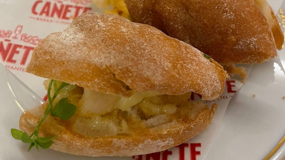 A ‘garlic blast of a squid sandwich’ at Bar Cañete in Barcelona. Photo: Josh Barrie