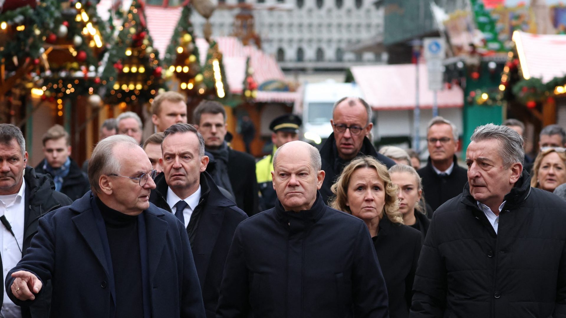 Olaf Scholz visits the site of a car-ramming attack on a Christmas market in Magdeburg. Photo: RONNY HARTMANN/AFP via Getty Images