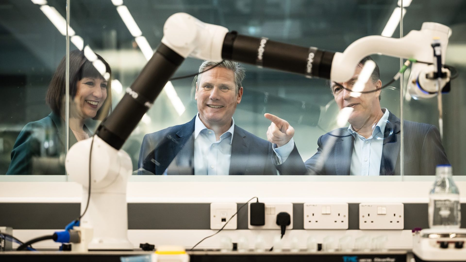 Keir Starmer and Rachel Reeves visit the Materials Innovation Factory in Liverpool. Photo: Leon Neal/Getty