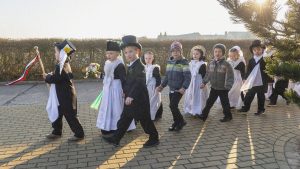 Sorbian children dressed in traditional Sorbian wedding outfits participate in the annual "birds' wedding" procession. Photo: Matthias Rietschel/Getty Images