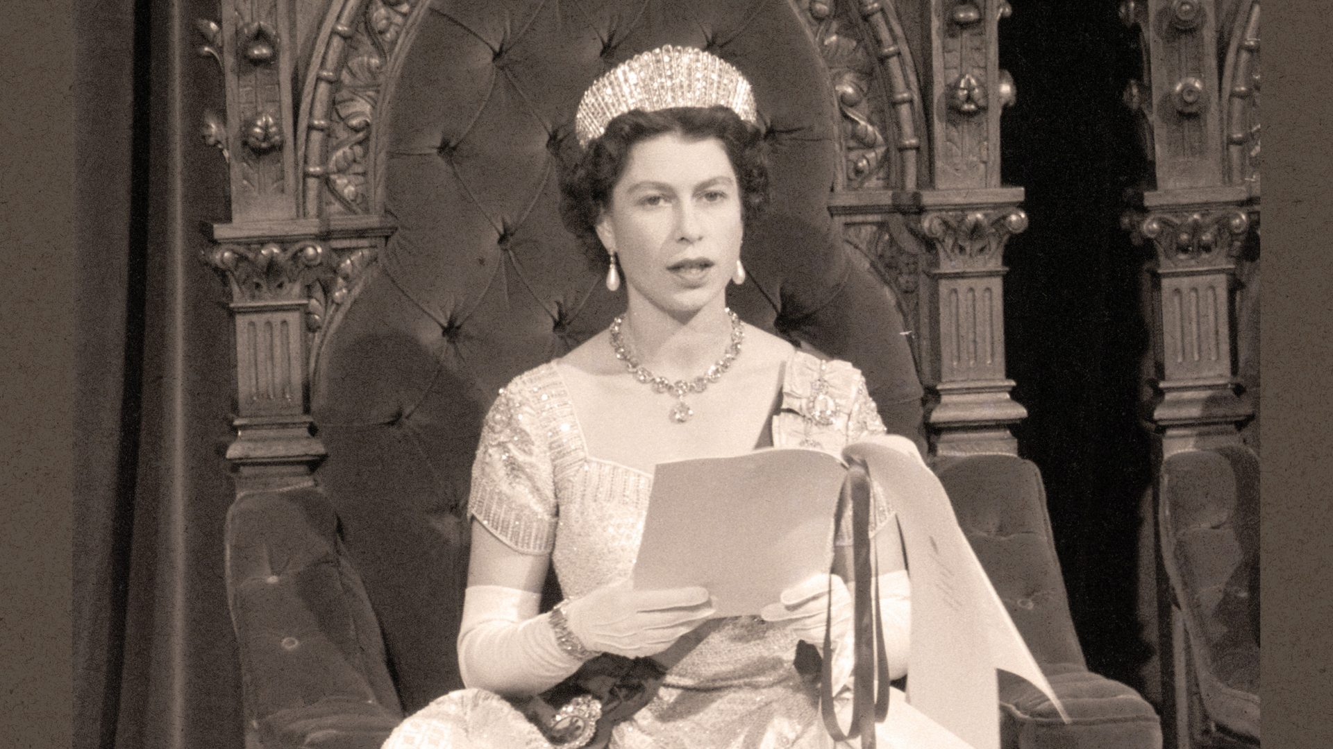 Queen Elizabeth II opens a new session of the Canadian parliament in 1957. Image: TNE