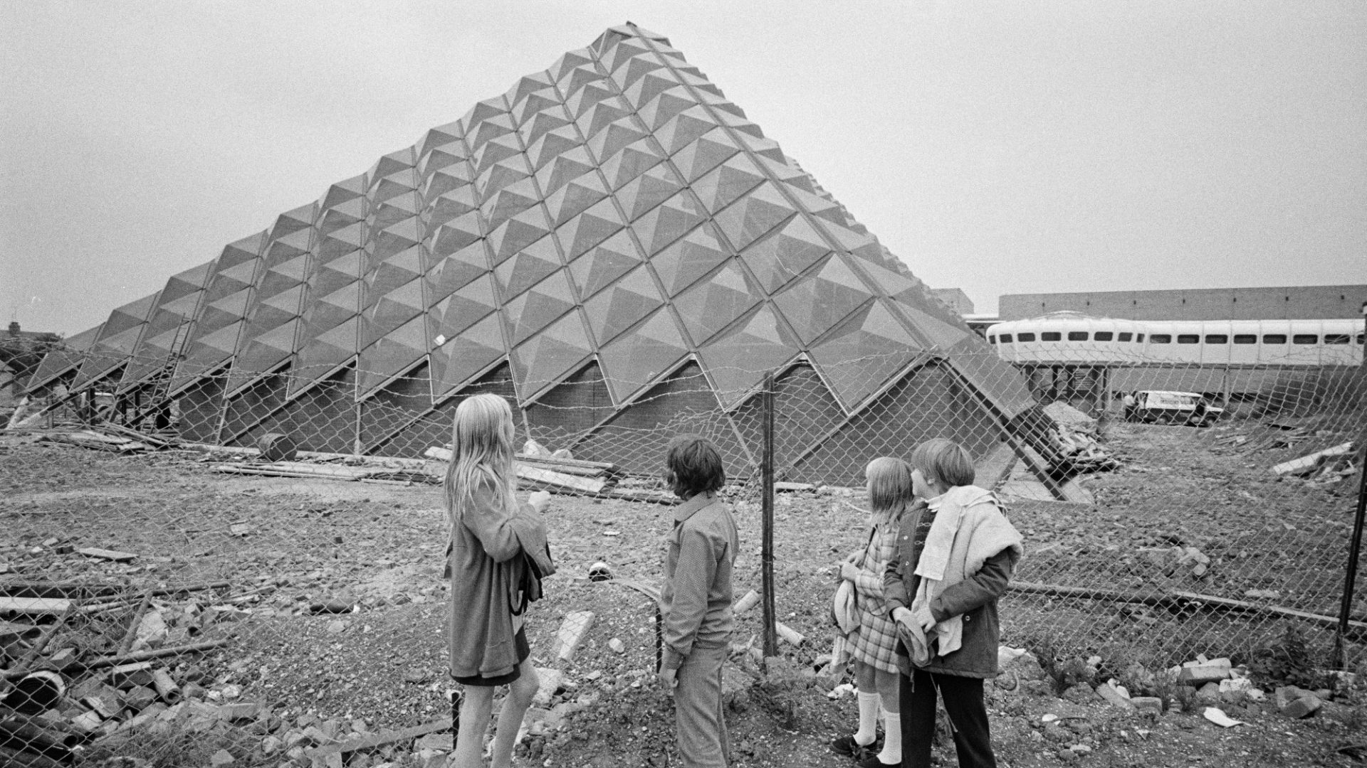 Children play outside the former Bletchley leisure centre in Milton Keynes, 1973. Photo: Harry Dempster/Daily Express/Hulton Archive/Getty